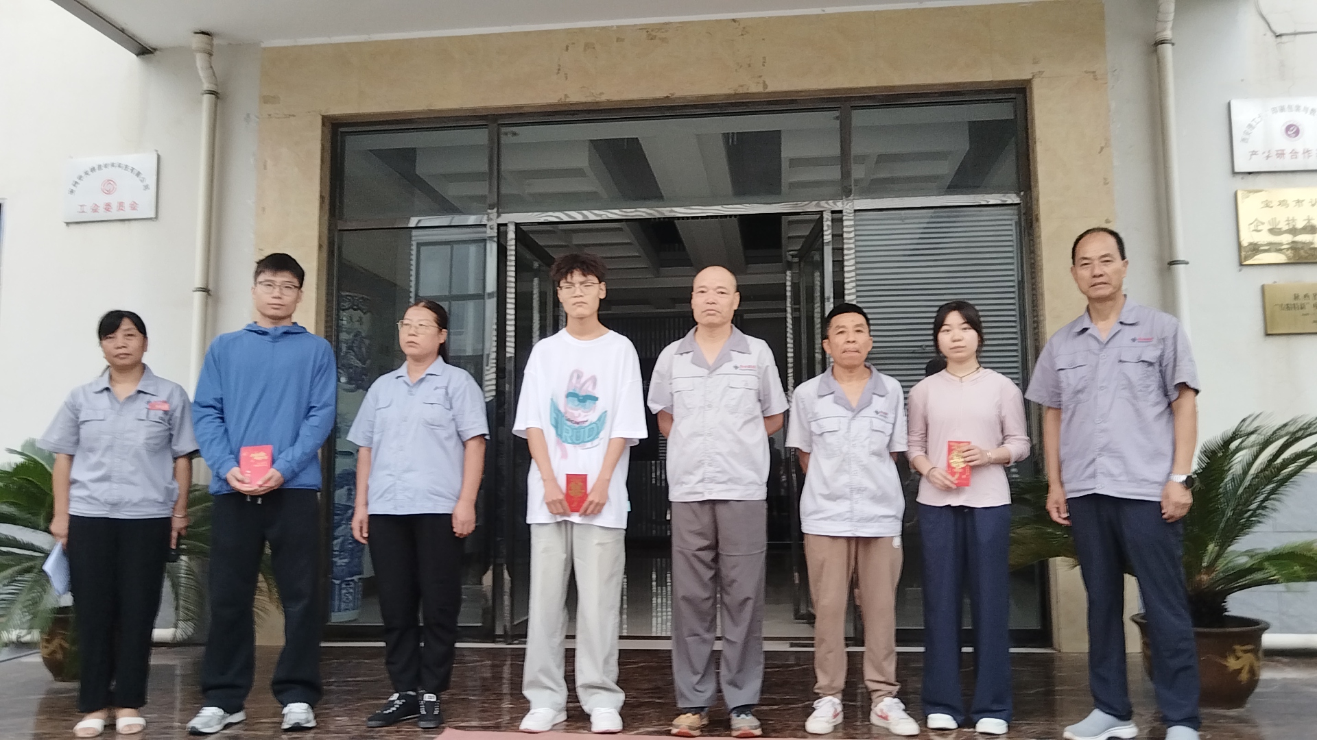 十五载温情助学 匠心筑梦育新人 十五载温情助学 匠心筑梦育新人